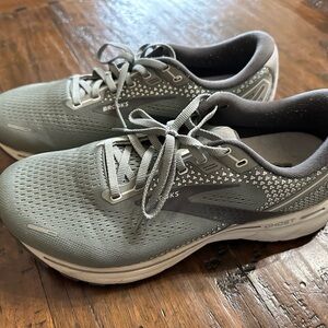 Nice men’s Brooks Ghost 14